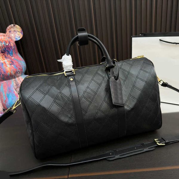 designer duffle bags tote bag women luxury motorcycle shoulder bags crossbody large capacity metal luggage 230715
designer duffle bags tote bag women luxury motorcycle shoulder bags crossbody large capacity metal luggage 230715
