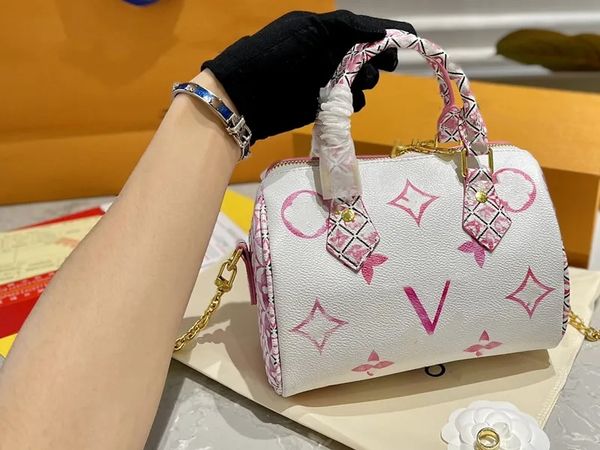 womens speedy pillow bag boston pochette bags pink gradient handle totes outdoor sacoche adjustable shoulder strap luxury designer v letter
womens speedy pillow bag boston pochette bags pink gradient handle totes outdoor sacoche adjustable shoulder strap luxury designer v letter