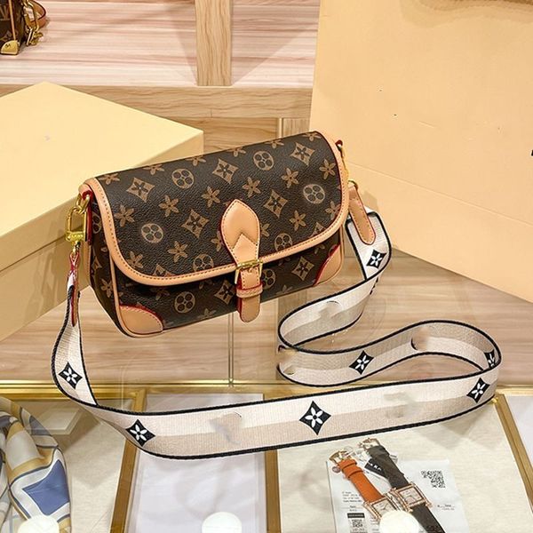 designer bags shoulder bag totes luxurys old flower diane baguette handbag louiseitys women handbags large-capacity canvas strap colorful 20
designer bags shoulder bag totes luxurys old flower diane baguette handbag louiseitys women handbags large-capacity canvas strap colorful 20