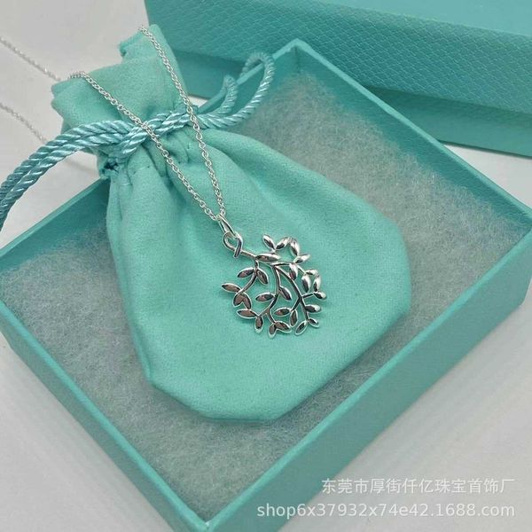 tiffay s925 olive branch pendant necklace high edition leaf fashion simple personality collar chain, Black
tiffay s925 olive branch pendant necklace high edition leaf fashion simple personality collar chain, Black