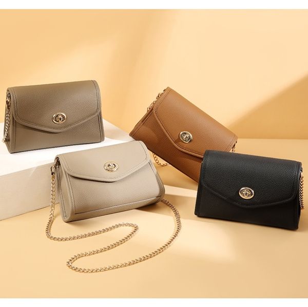 2023 women's genuine leather women's bag chain bag fashion crossbody bag layer cowhide shoulder bag commuter simple versatile bag
2023 women's genuine leather women's bag chain bag fashion crossbody bag layer cowhide shoulder bag commuter simple versatile bag