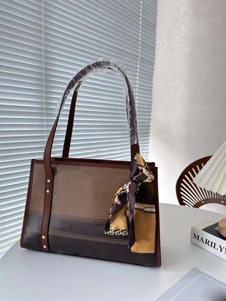 bags designer tote commuter bag women shopping bag medium size casual totes lady luxury handbags shoulder bag vintage clutch .
bags designer tote commuter bag women shopping bag medium size casual totes lady luxury handbags shoulder bag vintage clutch .
