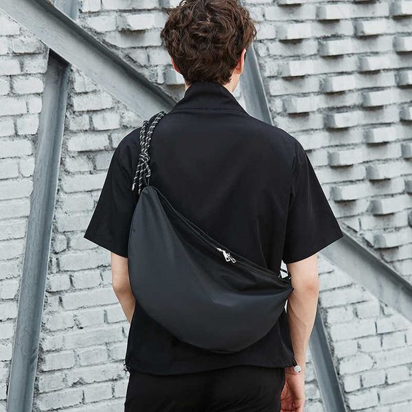 men's bag new shoulder messenger bag nylon large travel messenger backpack men's and women's shoulder bag
men's bag new shoulder messenger bag nylon large travel messenger backpack men's and women's shoulder bag