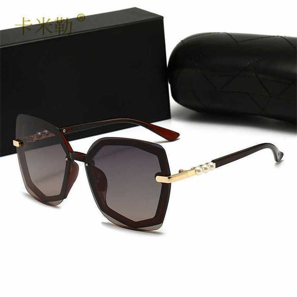 52% off wholesale of new women's polarized fashion oval face driving holiday sunglasses 521, White;black
52% off wholesale of new women's polarized fashion oval face driving holiday sunglasses 521, White;black