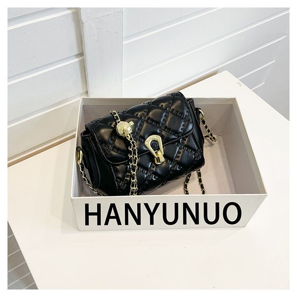 new women's bag pu shoulder bag fashion diamond chain crossbody bag casual small square bag 01
new women's bag pu shoulder bag fashion diamond chain crossbody bag casual small square bag 01