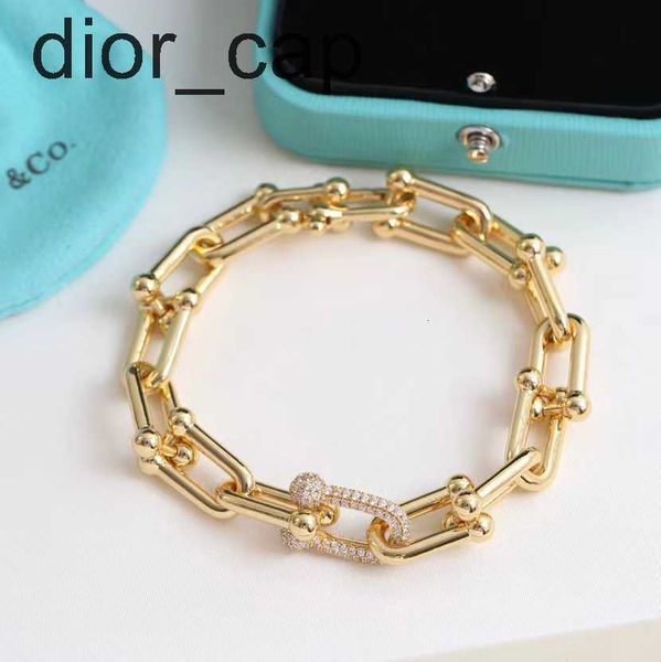 luxurys link designer bracelet women lucky link charm bracelets love trendy fashion shiny and eye-catching fine jewelry elegant temperament, Black
luxurys link designer bracelet women lucky link charm bracelets love trendy fashion shiny and eye-catching fine jewelry elegant temperament, Black