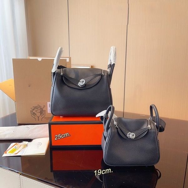 5a designer handbag women bag crossbody bag large tote handbag fashion bag real leather cowhide high-capacity hobo bag pillow bag trunk doct
5a designer handbag women bag crossbody bag large tote handbag fashion bag real leather cowhide high-capacity hobo bag pillow bag trunk doct