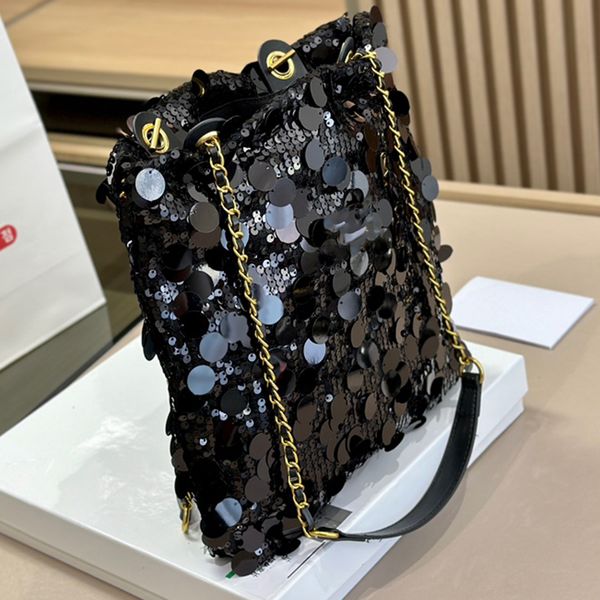 designers classic 22 sequins shoulder bags quilted matelasse gold metal chain crossbody bag fashion elling bag luxury designer bag coin wall
designers classic 22 sequins shoulder bags quilted matelasse gold metal chain crossbody bag fashion elling bag luxury designer bag coin wall