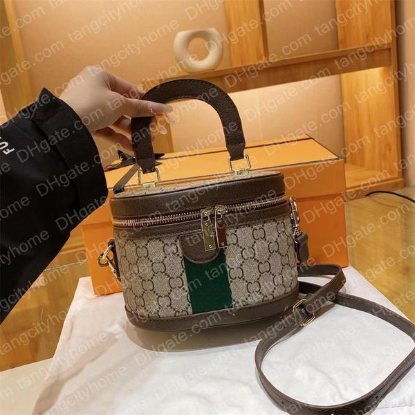 luxury cosmetic bags designer small bags totes handbags women's cross body bags vintage cosmetic case lunch box bag simple lipstick pow
luxury cosmetic bags designer small bags totes handbags women's cross body bags vintage cosmetic case lunch box bag simple lipstick pow