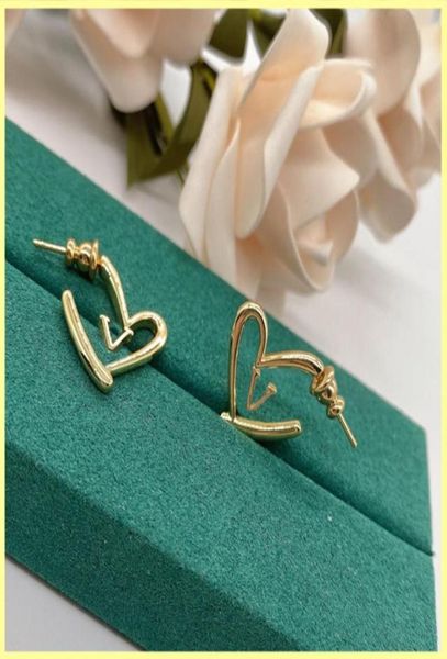 new fashion hoop earrings love gold earring womens simple letter l earrings for lady women party wedding gift engagement jewelry 26061567, Golden;silver
new fashion hoop earrings love gold earring womens simple letter l earrings for lady women party wedding gift engagement jewelry 26061567, Golden;silver