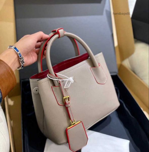 womens handbag 7a totes shoulder bag designer bags crossbody fashion inverted triangle classic handbags lady purse
womens handbag 7a totes shoulder bag designer bags crossbody fashion inverted triangle classic handbags lady purse
