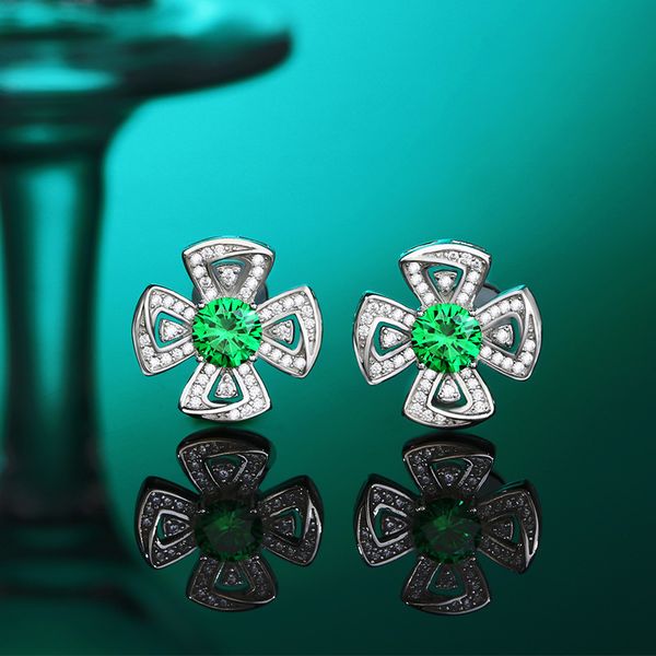 2023 new s925 sterling silver exquisite emerald light luxury earrings simple versatile female high-end party celebrity jewelry, Golden;silver
2023 new s925 sterling silver exquisite emerald light luxury earrings simple versatile female high-end party celebrity jewelry, Golden;silver