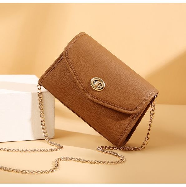 2020 women's genuine leather women's bag chain bag fashion crossbody bag layer cowhide shoulder bag commuter simple versatile bag
2020 women's genuine leather women's bag chain bag fashion crossbody bag layer cowhide shoulder bag commuter simple versatile bag