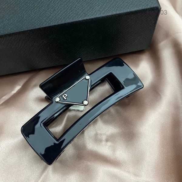 designer barrettes womens girls metal triangle p-letter hair clips high-quality brand classic versatile leisure headwear hairclips black sha, Golden;silver
designer barrettes womens girls metal triangle p-letter hair clips high-quality brand classic versatile leisure headwear hairclips black sha, Golden;silver