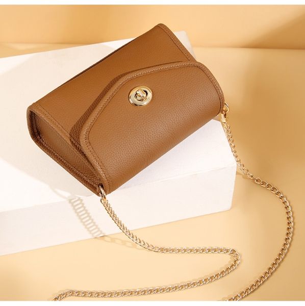 new women's genuine leather women's bag chain bag fashion crossbody bag layer cowhide shoulder bag commuter simple versatile bag
new women's genuine leather women's bag chain bag fashion crossbody bag layer cowhide shoulder bag commuter simple versatile bag