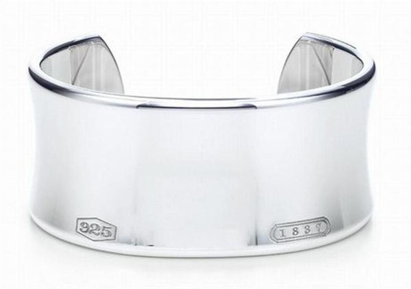 2019 new silver wide no seal bangle bracelet fashion bracelet size with box and dastbag203g78924466015102, Black
2019 new silver wide no seal bangle bracelet fashion bracelet size with box and dastbag203g78924466015102, Black