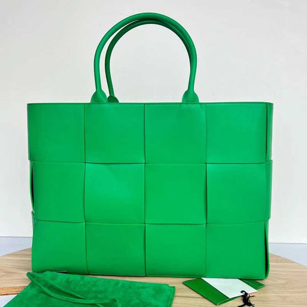 designer bag venetas calf leather 22 large tote bag handbag woven plaid large capacity pzbl
designer bag venetas calf leather 22 large tote bag handbag woven plaid large capacity pzbl