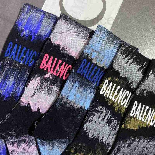 socks & hosiery designer 2023 spring/summer women's fashionable handmade colored graffiti medium tube gold and silver paint letter prin, Black;white
socks & hosiery designer 2023 spring/summer women's fashionable handmade colored graffiti medium tube gold and silver paint letter prin, Black;white