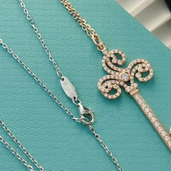2023 lovely cute pendant necklaces long gold thin stainless steel chain diamonds crystal key design women necklace with dust bag and box, Silver
2023 lovely cute pendant necklaces long gold thin stainless steel chain diamonds crystal key design women necklace with dust bag and box, Silver