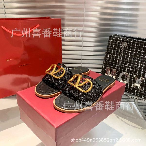 sandal designer valentinoz v-buckle hollowed slippers out woven flat bottom flip flops spring/summer 2023 home outwear fashion women's
sandal designer valentinoz v-buckle hollowed slippers out woven flat bottom flip flops spring/summer 2023 home outwear fashion women's