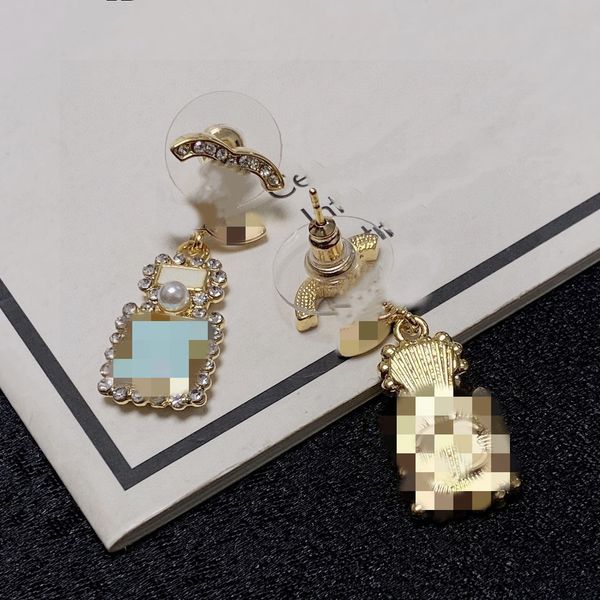 2023 various luxury brand designers double letters c stud geometric famous women channel crystal ccity delicate earring wedding party jewelr, Golden;silver
2023 various luxury brand designers double letters c stud geometric famous women channel crystal ccity delicate earring wedding party jewelr, Golden;silver