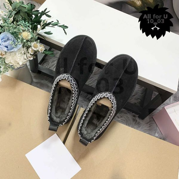 designer wool sheep fur integrated snow boots black thick sole one step women's stock tazzman uggity warm and comfortable shoes platfor
designer wool sheep fur integrated snow boots black thick sole one step women's stock tazzman uggity warm and comfortable shoes platfor