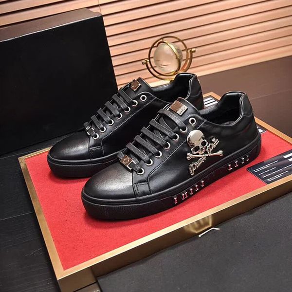 mens luxury leather casual shoes metal decoration men genuine fashion designer skull joining together sneakers with black white 2023
mens luxury leather casual shoes metal decoration men genuine fashion designer skull joining together sneakers with black white 2023