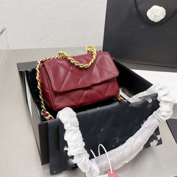 2023 new designer bag leisure large grid 19bag series mini genuine leather lingge bag fashion cowhide small fragrant chain bag women's
2023 new designer bag leisure large grid 19bag series mini genuine leather lingge bag fashion cowhide small fragrant chain bag women's