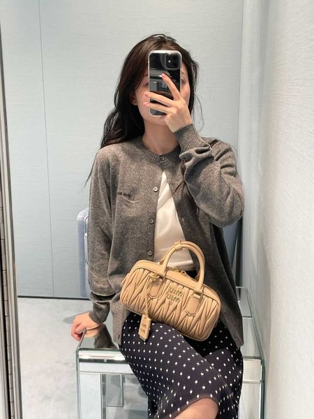 designer bag letter embroidery slim fit knitted long sleeve cardigan coat women's texture u3gg
designer bag letter embroidery slim fit knitted long sleeve cardigan coat women's texture u3gg