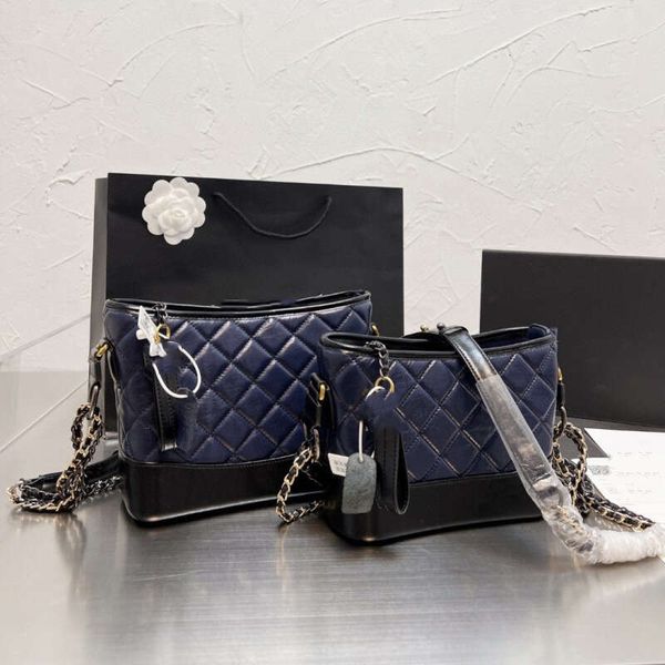 2023 new designer bag fashion leisure genuine leather small fragrance chain wandering bag fashion cowhide lingge backpack crossbody bag
2023 new designer bag fashion leisure genuine leather small fragrance chain wandering bag fashion cowhide lingge backpack crossbody bag