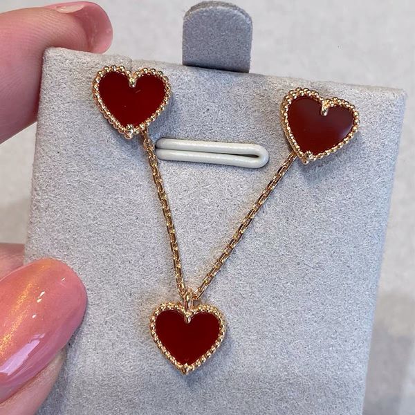 wedding jewelry sets charm 18k quality v gold luxury brand natural agate red heart earrings neckalce bracelet fine for women girls gift 2307, Slivery;golden
wedding jewelry sets charm 18k quality v gold luxury brand natural agate red heart earrings neckalce bracelet fine for women girls gift 2307, Slivery;golden