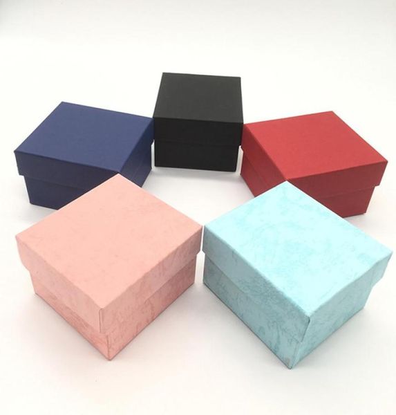 fashion watch boxes black red paper square watch case with pillow jewelry display box storage box dhl 1144654, Black;white
fashion watch boxes black red paper square watch case with pillow jewelry display box storage box dhl 1144654, Black;white