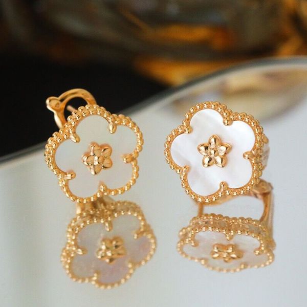 stud european trend exquisite jewelry rose gold natural white fritillaria plum blossom earrings women's temperament luxury brand 230729, Golden;silver
stud european trend exquisite jewelry rose gold natural white fritillaria plum blossom earrings women's temperament luxury brand 230729, Golden;silver