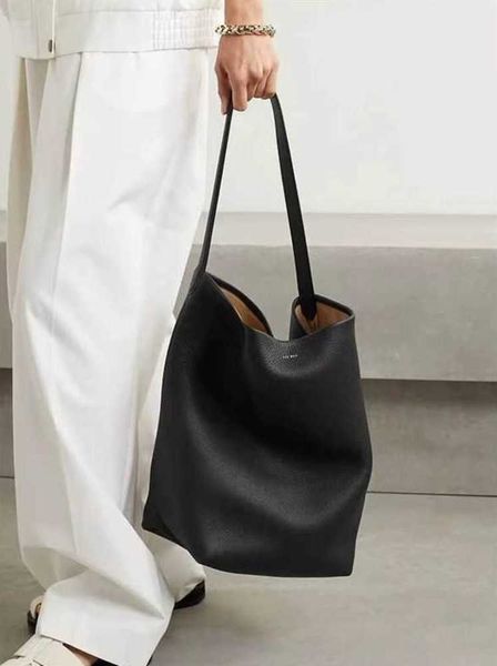 the row bag leather autumn and winter large capacity commuter one shoulder handheld tote women's small design bucket bag european and a
the row bag leather autumn and winter large capacity commuter one shoulder handheld tote women's small design bucket bag european and a
