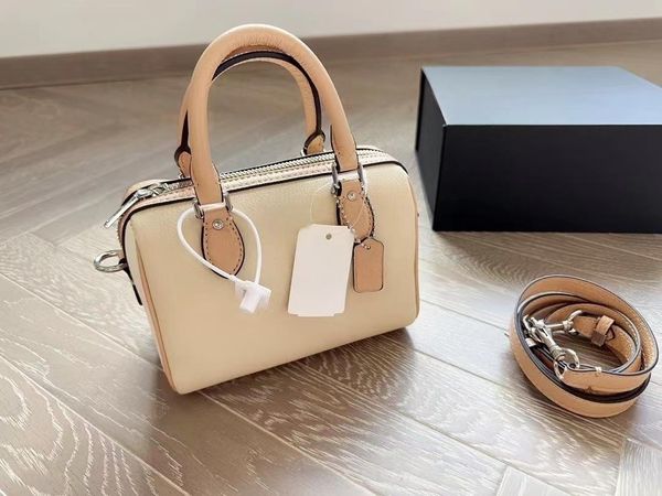 designer handbag luxurys designers bags crossbody fashion bucket shoulder boston classic mini tote pillow classic leather mini bag totes
designer handbag luxurys designers bags crossbody fashion bucket shoulder boston classic mini tote pillow classic leather mini bag totes