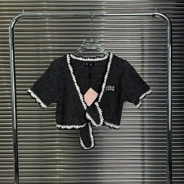 luxury brand miu knit vest women beaded tank miui designer short sleeved t shirt sweet style short embroidered vests, White
luxury brand miu knit vest women beaded tank miui designer short sleeved t shirt sweet style short embroidered vests, White