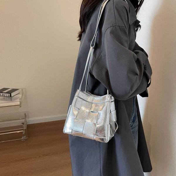 designer bag venetas fashionable woven bag women's bag tote bag handheld underarm shoulder bag on0y
designer bag venetas fashionable woven bag women's bag tote bag handheld underarm shoulder bag on0y