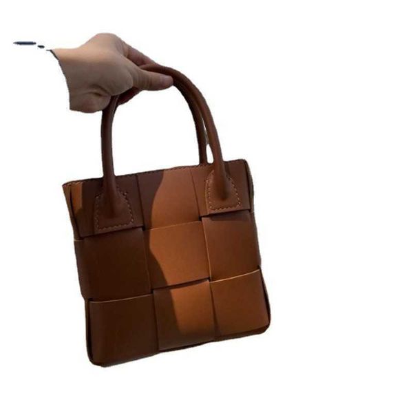 designer bag venetas fashion leather knitted handbag fashion portable bag checkerboard women's bag l28k
designer bag venetas fashion leather knitted handbag fashion portable bag checkerboard women's bag l28k