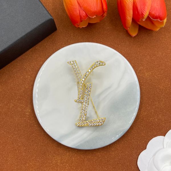 luxury fashion designer men womens broche pins brand gold letter brooch pin suit dress pins for lady specifications designer jewelry accesso, Gray
luxury fashion designer men womens broche pins brand gold letter brooch pin suit dress pins for lady specifications designer jewelry accesso, Gray
