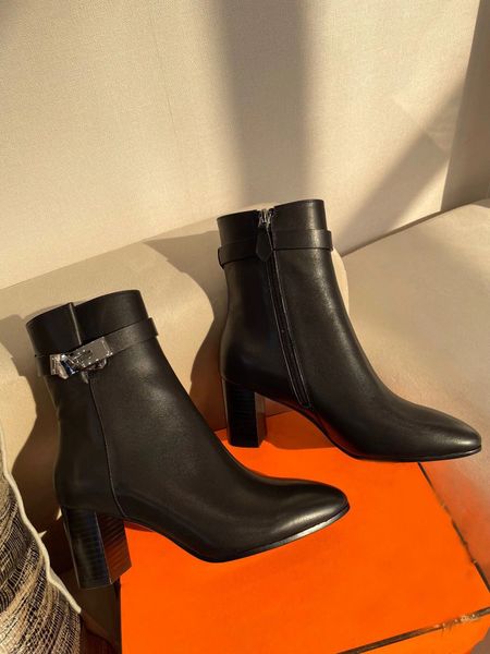 winter fashion lady buckles kelly martin boots brown black leather women ankle boot chunky heels perfect quality lady knight booty
winter fashion lady buckles kelly martin boots brown black leather women ankle boot chunky heels perfect quality lady knight booty
