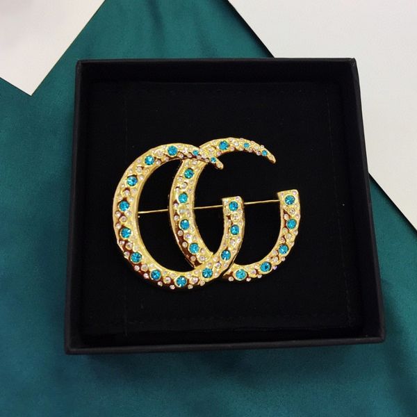 23ss 2color fashion brand designer letters brooches 18k gold plated brooch vintage suit pin small sweet wind jewelry accessorie wedding part, Gray
23ss 2color fashion brand designer letters brooches 18k gold plated brooch vintage suit pin small sweet wind jewelry accessorie wedding part, Gray