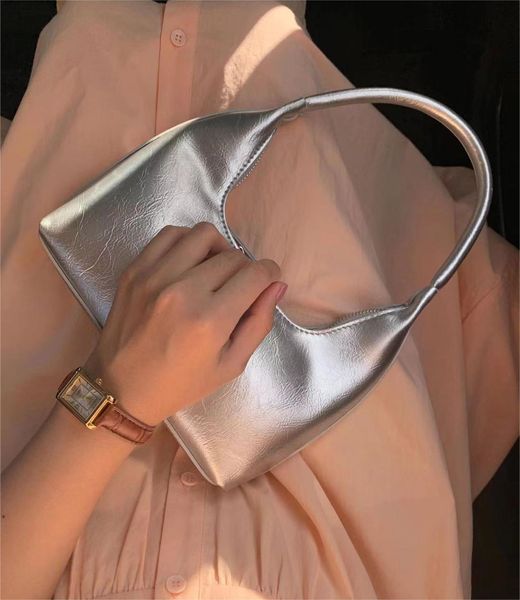 new instagram women's handbag niche design high-grade pillow bag with fashionable patent leather handbag 02
new instagram women's handbag niche design high-grade pillow bag with fashionable patent leather handbag 02
