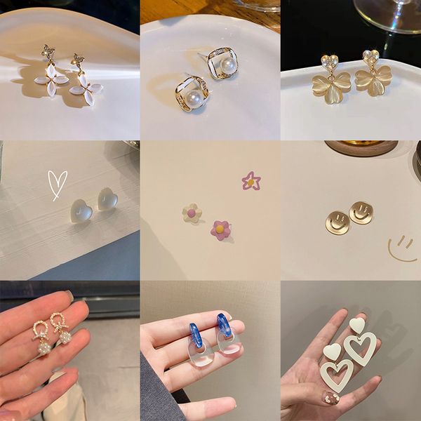 pearl earrings women's simple high-end sense niche temperament earrings net red vintage stud earrings silver needles 1141, Golden
pearl earrings women's simple high-end sense niche temperament earrings net red vintage stud earrings silver needles 1141, Golden
