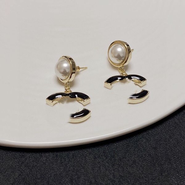 2023 various luxury brand designers double letters c stud geometric famous women channel crystal ccity delicate earring wedding party jewelr, Golden;silver
2023 various luxury brand designers double letters c stud geometric famous women channel crystal ccity delicate earring wedding party jewelr, Golden;silver