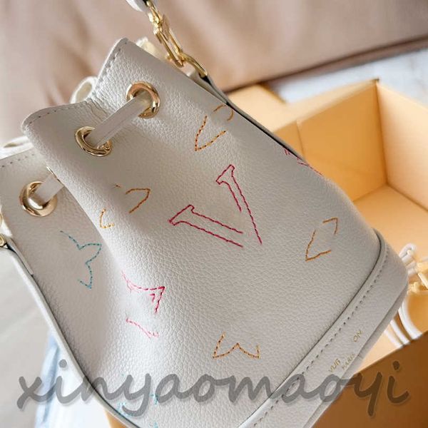 "nano" series bucket bag, small bucket bag, underarm bag shoulder bag, designer luxury bag, version b001
"nano" series bucket bag, small bucket bag, underarm bag shoulder bag, designer luxury bag, version b001