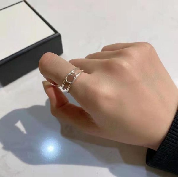 designer 925 silver letter brand ring jewelry for women classic fashion lady women party wedding jewelrys luxury rings chirstmas b9571008
designer 925 silver letter brand ring jewelry for women classic fashion lady women party wedding jewelrys luxury rings chirstmas b9571008