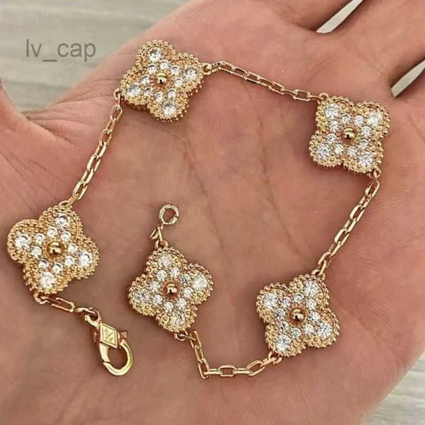 2023 luxury designer charm bracelet clover pearl 4 pieces 18k gold necklace earrings wedding laser brand v0zn, Golden;silver
2023 luxury designer charm bracelet clover pearl 4 pieces 18k gold necklace earrings wedding laser brand v0zn, Golden;silver