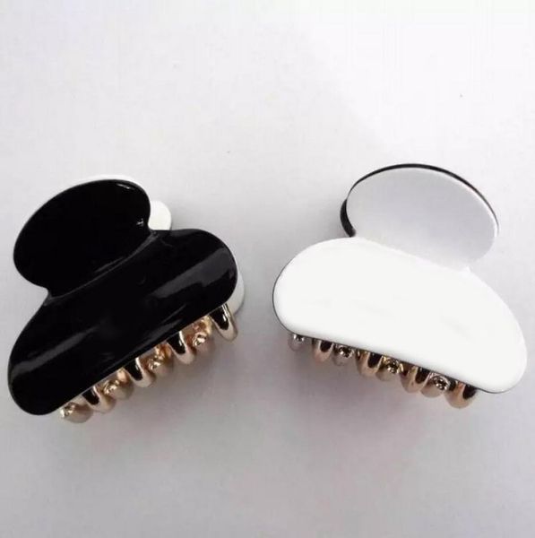 43x35cm european and american acrylic black and white material threedimensional hair catch small grip head accessories fashion 9754405, Golden;silver
43x35cm european and american acrylic black and white material threedimensional hair catch small grip head accessories fashion 9754405, Golden;silver