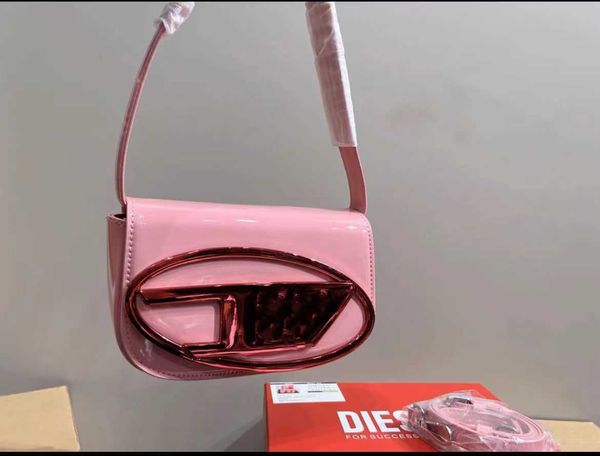 new small bag designer women's underarm diesels d square handheld one shoulder crossbody large 3 larj
new small bag designer women's underarm diesels d square handheld one shoulder crossbody large 3 larj