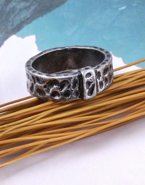 tv series outlander themed ring men women wedding retro band rings fashion jewelry drop1024490, Golden;silver
tv series outlander themed ring men women wedding retro band rings fashion jewelry drop1024490, Golden;silver